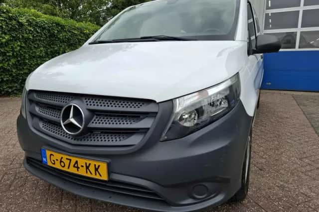 Mercedes-Benz Vito (2019) thumbnail 2
