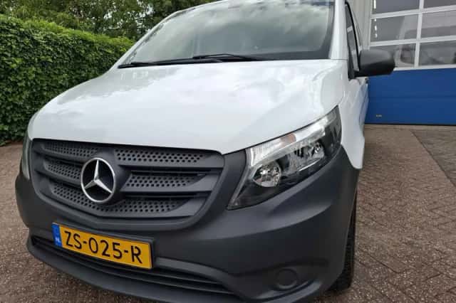 Mercedes-Benz Vito (2019) thumbnail 2