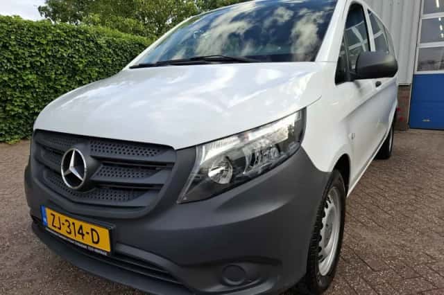Mercedes-Benz Vito (2019) thumbnail 2