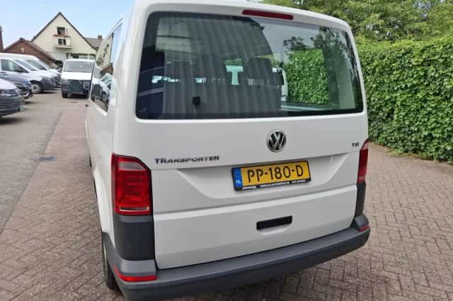Volkswagen Transporter (2017) thumbnail 6
