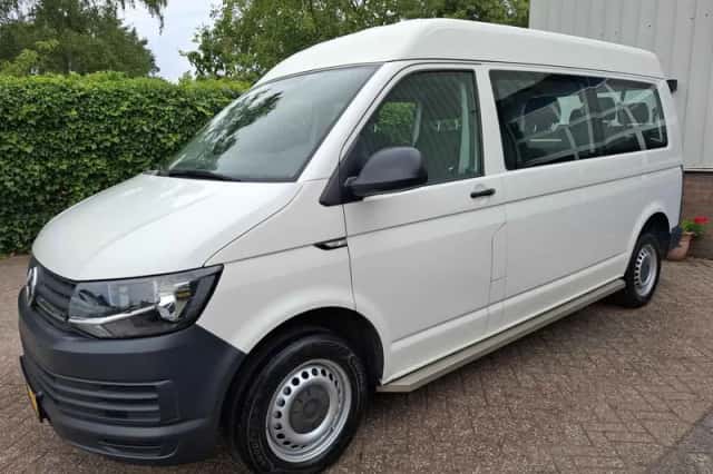Volkswagen Transporter (2017) thumbnail 3