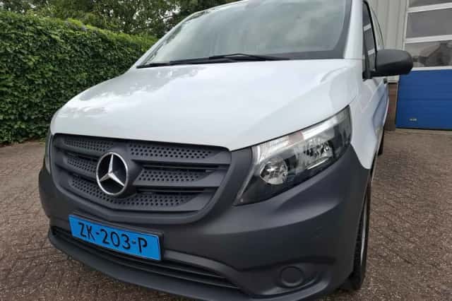 Mercedes-Benz Vito (2019) thumbnail 2