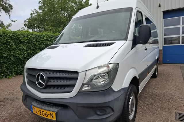 Mercedes-Benz Sprinter (2017) thumbnail 2