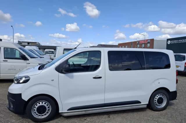 Toyota ProAce Shuttle (2019) thumbnail 4