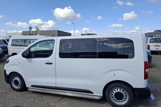 Toyota ProAce Shuttle (2019) thumbnail 5
