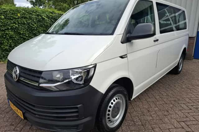 Volkswagen Transporter (2017) thumbnail 1