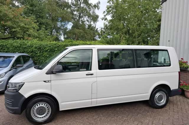 Volkswagen Transporter (2018) thumbnail 4