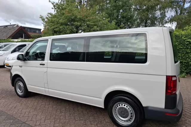Volkswagen Transporter (2018) thumbnail 5