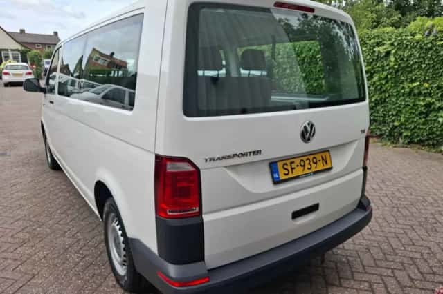 Volkswagen Transporter (2018) thumbnail 6