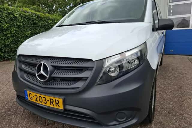Mercedes-Benz Vito (2019) thumbnail 2