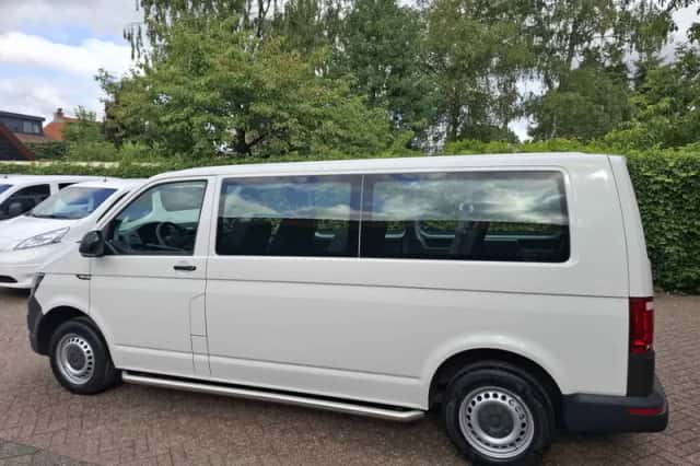 Volkswagen Transporter (2016) thumbnail 4
