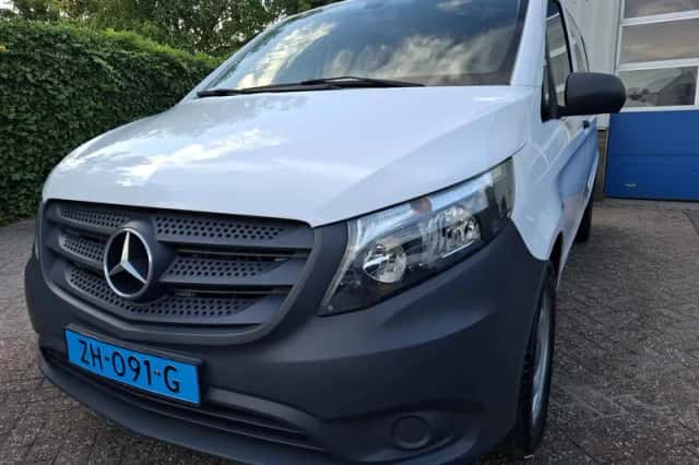 Mercedes-Benz Vito (2019) thumbnail 2