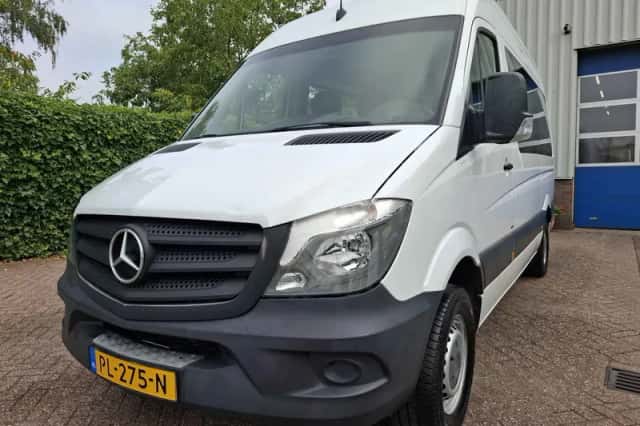 Mercedes-Benz Sprinter (2017) thumbnail 2