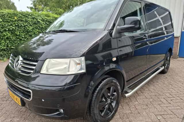 Volkswagen Transporter (2009) thumbnail 1
