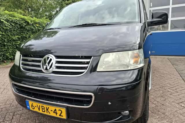 Volkswagen Transporter (2009) thumbnail 2