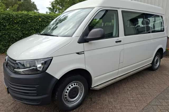 Volkswagen Transporter (2017) thumbnail 3