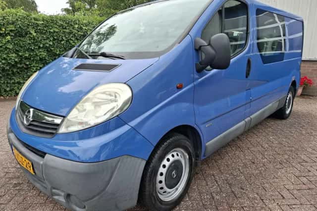 Opel Vivaro (2009) thumbnail 1