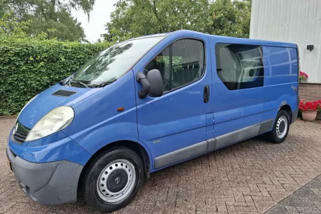 Opel Vivaro (2009) thumbnail 3