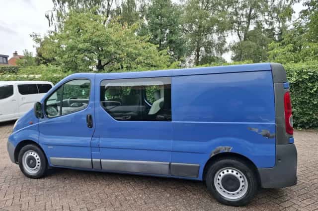 Opel Vivaro (2009) thumbnail 4
