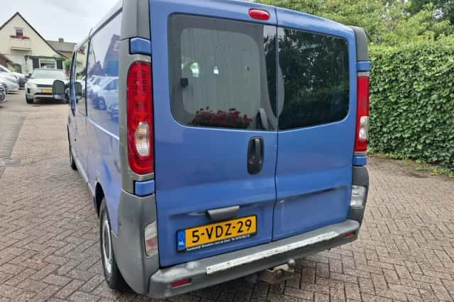 Opel Vivaro (2009) thumbnail 5