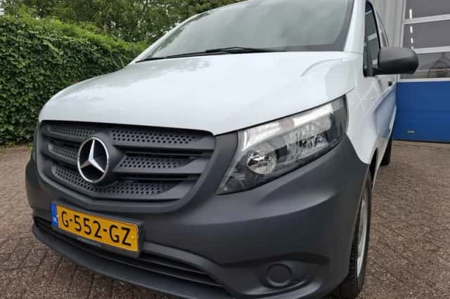 Mercedes-Benz Vito (2019) thumbnail 2