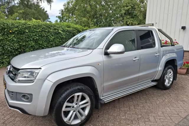 Volkswagen Amarok (2015) thumbnail 4