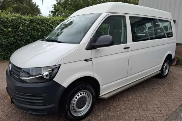 Volkswagen Transporter (2017) thumbnail 3