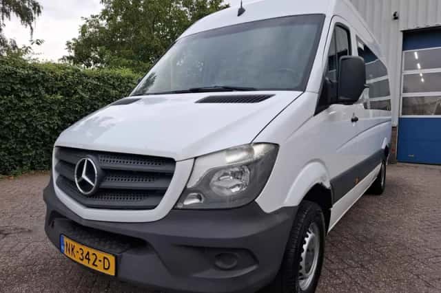 Mercedes-Benz Sprinter (2017) thumbnail 2