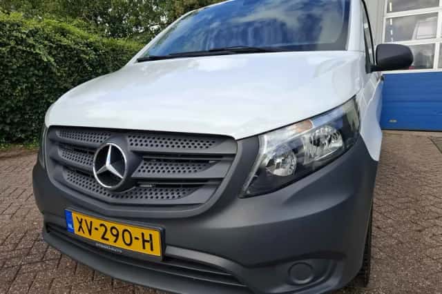 Mercedes-Benz Vito (2019) thumbnail 2