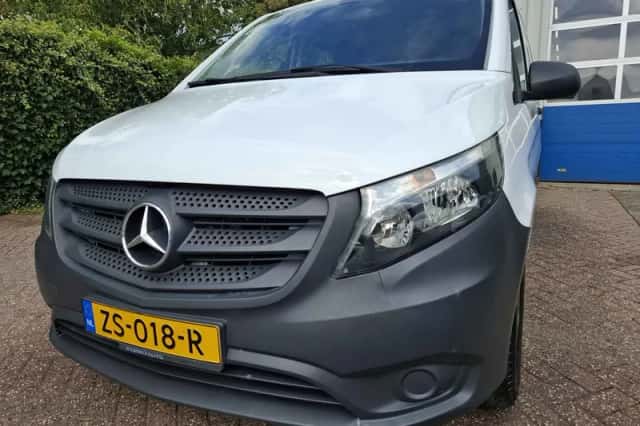 Mercedes-Benz Vito (2019) thumbnail 2