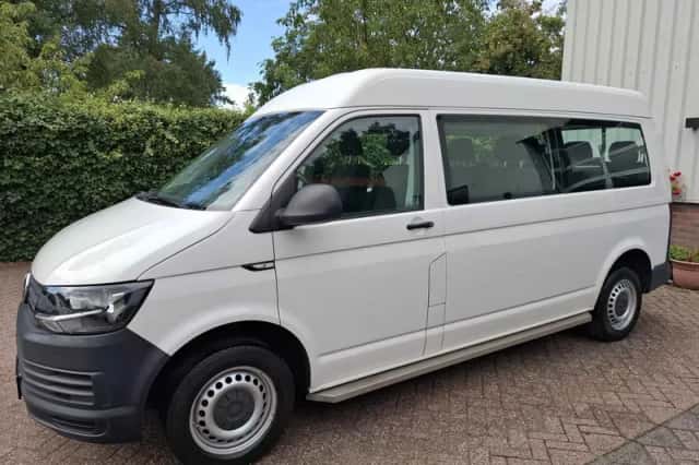 Volkswagen Transporter (2017) thumbnail 3