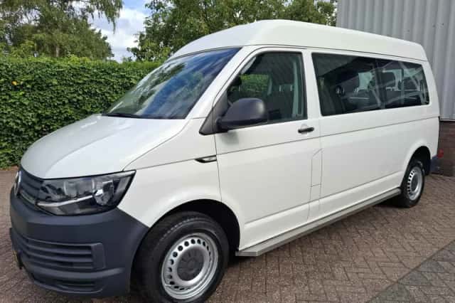 Volkswagen Transporter (2017) thumbnail 3