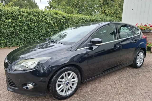 Ford Focus (2012) thumbnail 3