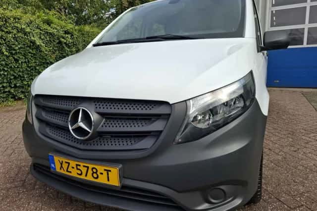 Mercedes-Benz Vito (2019) thumbnail 2