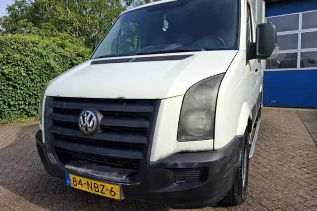 Volkswagen Crafter (2010) thumbnail 2