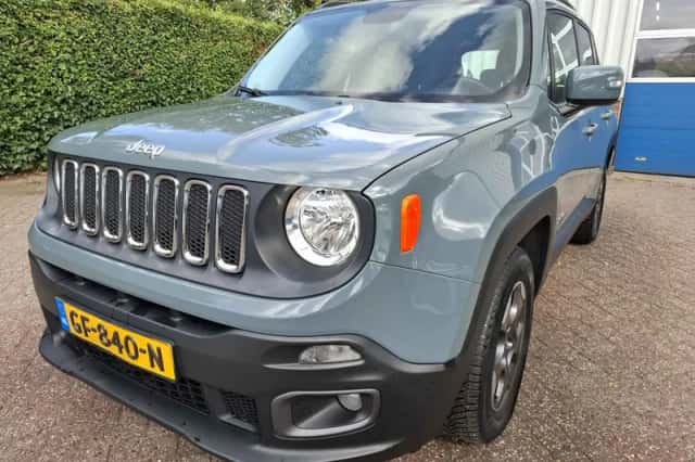 Jeep Renegade (2015) thumbnail 2