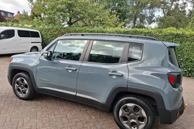 Jeep Renegade (2015) thumbnail 5