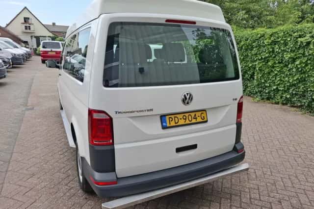Volkswagen Transporter (2017) thumbnail 5