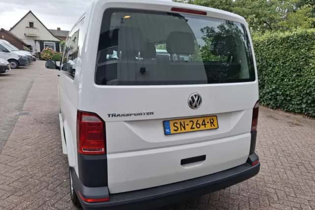 Volkswagen Transporter (2018) thumbnail 6
