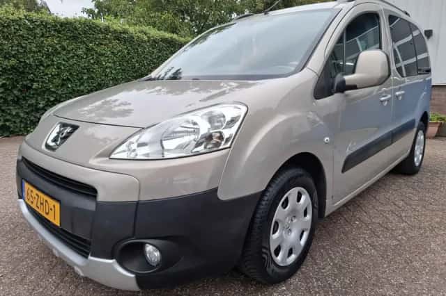 Peugeot Partner (2010) thumbnail 1