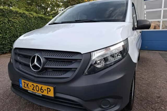 Mercedes-Benz Vito (2019) thumbnail 2