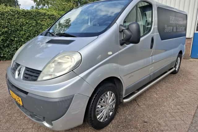 Renault Trafic (2011) thumbnail 1