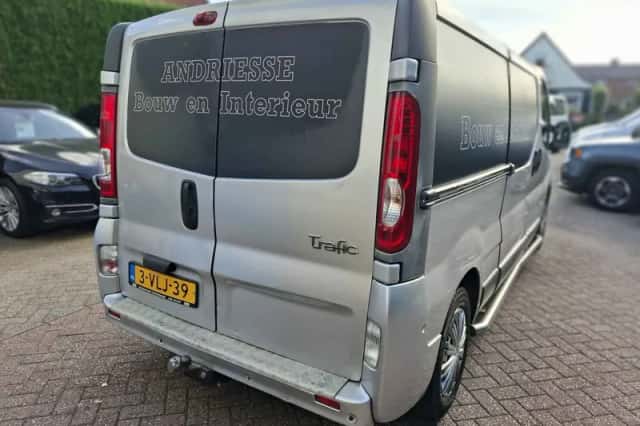 Renault Trafic (2011) thumbnail 5