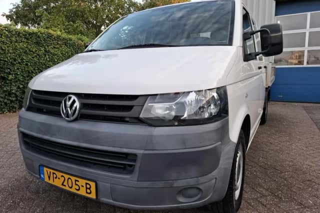 Volkswagen Transporter (2013) thumbnail 2