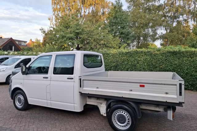 Volkswagen Transporter (2013) thumbnail 5