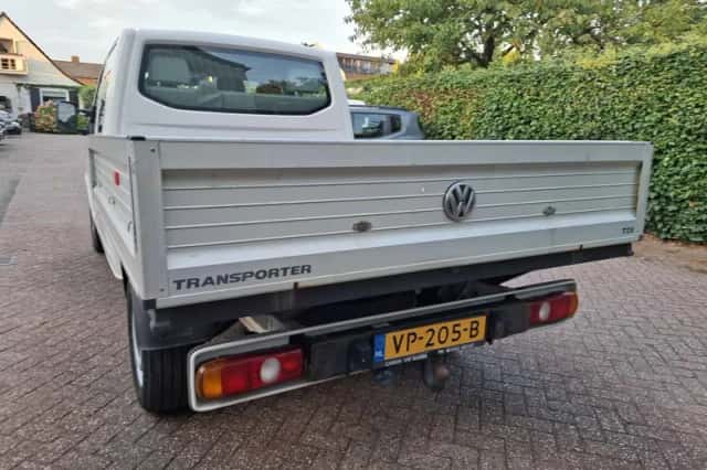 Volkswagen Transporter (2013) thumbnail 6