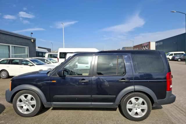 Land Rover Discovery (2007) thumbnail 4