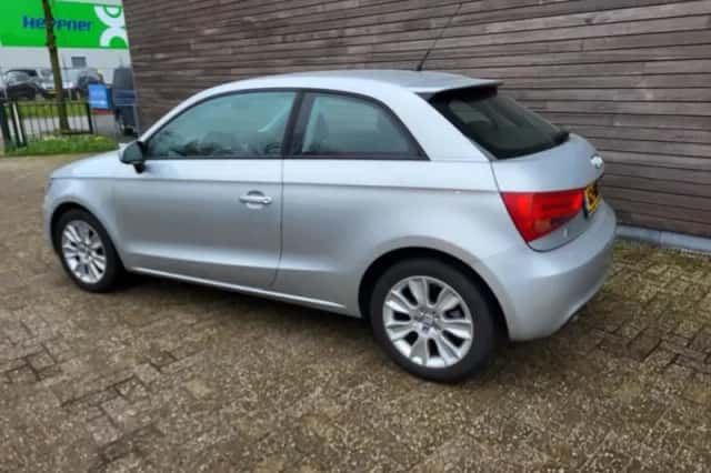 Audi A1 (2010) thumbnail 2