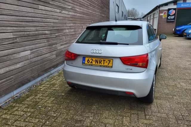 Audi A1 (2010) thumbnail 5