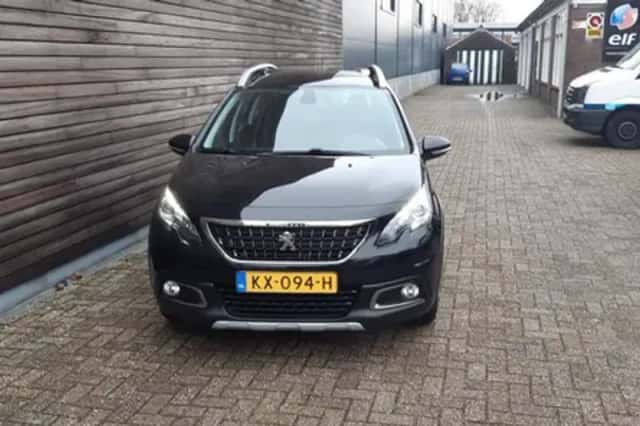 Peugeot 2008 (2016) thumbnail 1